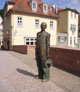 Hessejev kip v rojstnem mestu Calw Hessejev kip v rojstnem mestu Calw